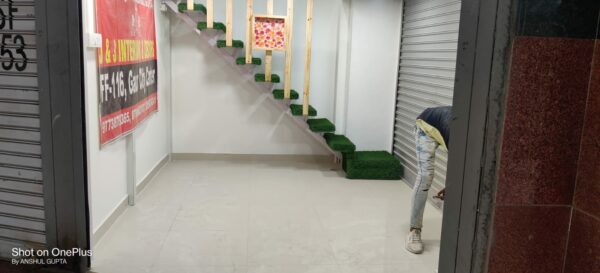 SF152 (200 sqft) - Image 2