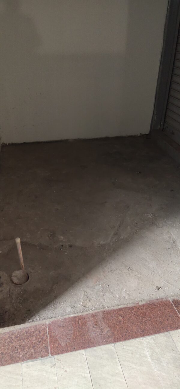 SF201M (118 sqft)